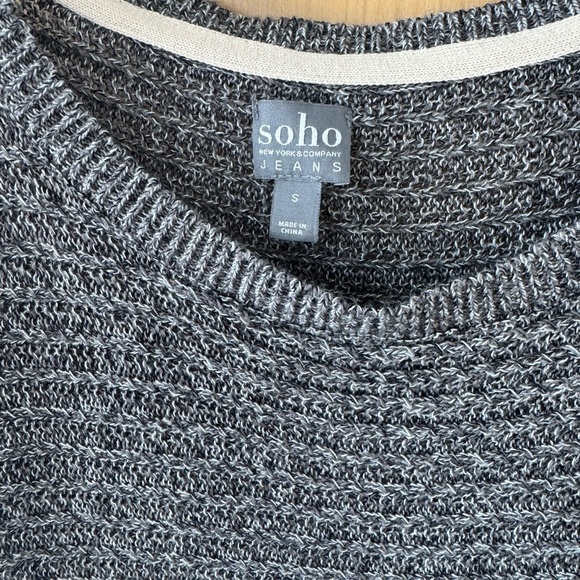 Soho jeans tunic knit top size small - Picture 3 of 4